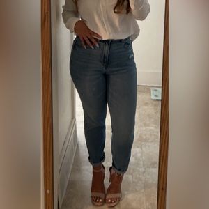 American Eagle Mom Jeans